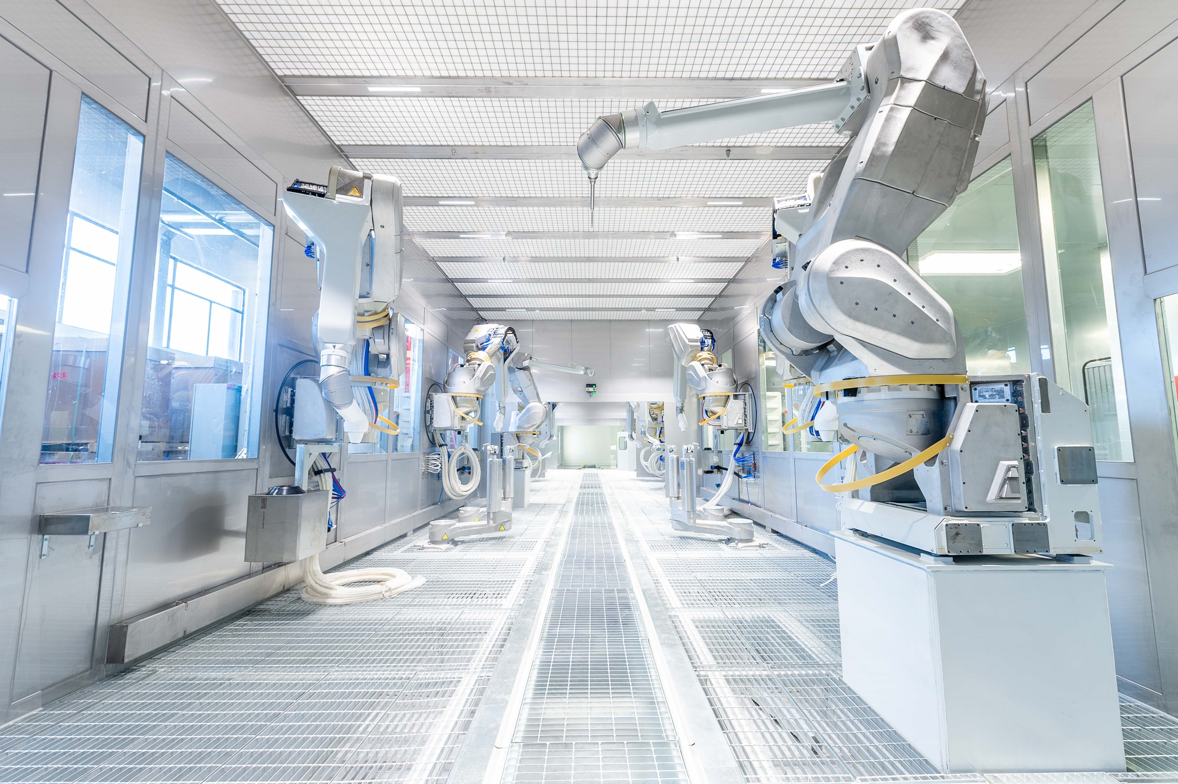 Latestgeneration painting robots for electric vehicles Dürr Universal